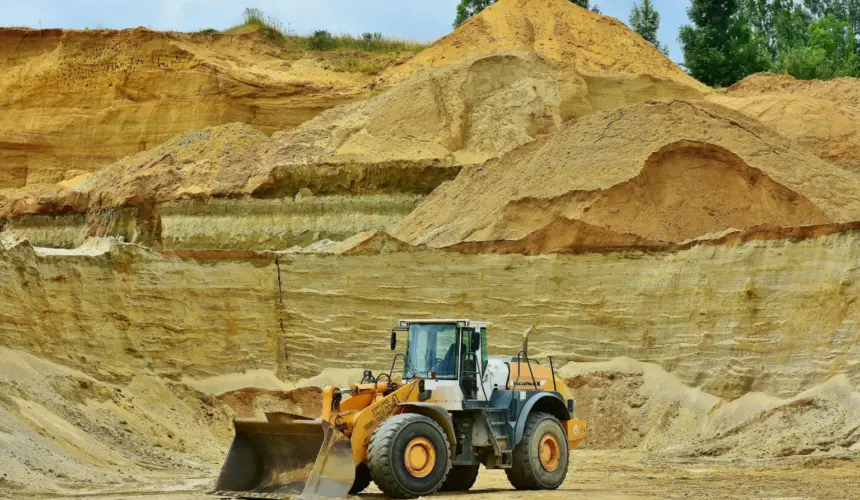 How-Weighing-Data-Can-Help-Control-Carry-Back-and-Spillage-in-Mining-Operations-1536x1024